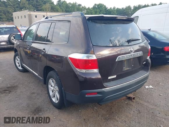 ✅ 2012 Toyota Highlander • VIN: 5TDBK3EH1CS110964 • Lot: 42754159. Wystawiony na IAAI z przebiegiem 130 180 mil. Bezpłatny archiwum sprzedaży aukcyjnych z USA i szczegółowy raport historii pojazdu na DreamBid. Zdjęcie 3.