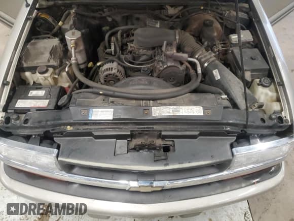 ✅ 2001 Chevrolet S-10 LS • VIN: 1GCCS19W018149449 • Лот: 83950024. Опубликован ранее на Copart с пробегом 94 150 миль. Бесплатный доступ к архиву аукционных продаж из США и подробный отчёт об истории автомобиля на DreamBid. Изображение 13.