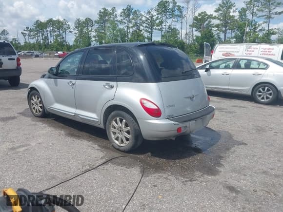 ✅ 2010 Chrysler PT Cruiser • VIN: 3A4GY5F90AT212082 • Lot: 42672557. Wystawiony na IAAI z przebiegiem 123 460 mil. Bezpłatny archiwum sprzedaży aukcyjnych z USA i szczegółowy raport historii pojazdu na DreamBid. Zdjęcie 3.
