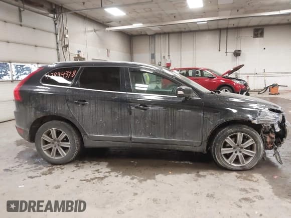 ✅ 2013 Volvo XC60 T6 • VIN: YV4902DZ5D2425054 • Lot: 43894378. Listed on IAAI with 261,162 mi. Free auction sales archive from the USA and detailed vehicle history report at DreamBid. Image 14.