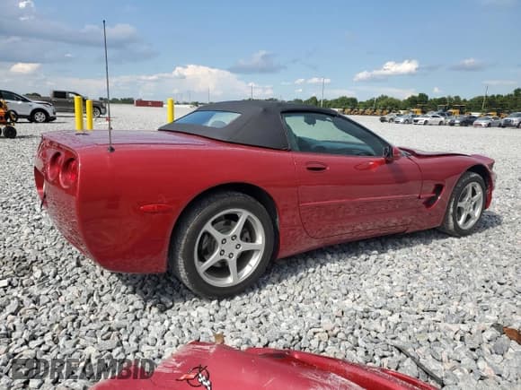 ✅ 2004 Chevrolet Corvette • VIN: 1G1YY32G145111018 • Лот: 69587775. Опубликован ранее на Copart с пробегом 105 180 миль. Бесплатный доступ к архиву аукционных продаж из США и подробный отчёт об истории автомобиля на DreamBid. Изображение 3.