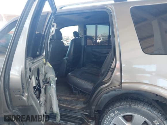 ✅ 2003 Ford Explorer Limited • VIN: 1FMZU65W83UB15028 • Лот: 43389195. Опубликован ранее на IAAI с пробегом 248 315 миль. Бесплатный доступ к архиву аукционных продаж из США и подробный отчёт об истории автомобиля на DreamBid. Изображение 13.