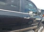 ✅ 2018 GMC Sierra 2500HD Denali • VIN: 1GT12UEY9JF257743 • Лот: 42712425. Опубликован ранее на IAAI с пробегом Не указан. Бесплатный доступ к архиву аукционных продаж из США и подробный отчёт об истории автомобиля на DreamBid. Изображение 13.