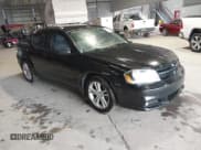 ✅ 2013 Dodge Avenger SXT • VIN: 1C3CDZCG9DN760570 • Lot: 43835503. Wystawiony na IAAI z przebiegiem 190 473 mil. Bezpłatny archiwum sprzedaży aukcyjnych z USA i szczegółowy raport historii pojazdu na DreamBid. Zdjęcie 1.
