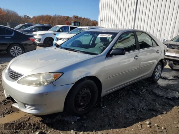 ✅ 2006 Toyota Camry LE • VIN: 4T1BE32K76U663542 • Lot: 90646435. Listed on Copart with 156,253 mi. Free auction sales archive from the USA and detailed vehicle history report at DreamBid. Image 1.