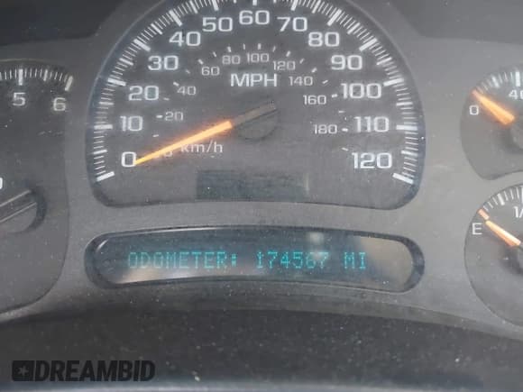 ✅ 2003 Chevrolet Suburban LT • VIN: 1GNEC16Z23J225910 • Lot: 43502082. Wystawiony na IAAI z przebiegiem 174 567 mil. Bezpłatny archiwum sprzedaży aukcyjnych z USA i szczegółowy raport historii pojazdu na DreamBid. Zdjęcie 7.