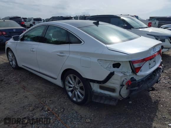 ✅ 2017 Hyundai Azera Limited • VIN: KMHFH4JG8HA591542 • Lot: 42020982. Wystawiony na IAAI z przebiegiem 75 174 mil mil. Skorzystaj z bezpłatnego archiwum sprzedaży aukcyjnych z USA i zobacz szczegółowy raport historii pojazdu na DreamBid. Zdjęcie 3.