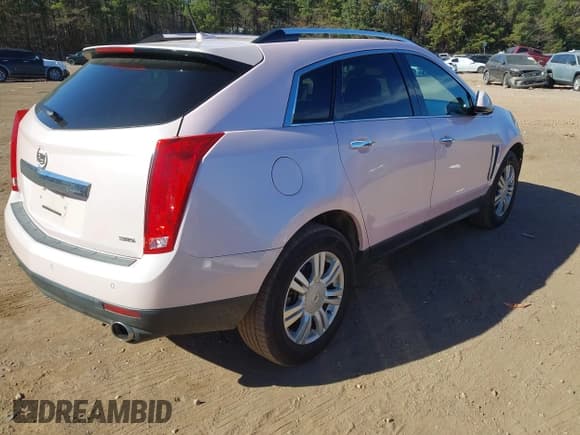 ✅ 2014 Cadillac SRX Luxury Collection • VIN: 3GYFNBE3XES684897 • Lot: 43674522. Listed on IAAI with 123,676 mi. Free auction sales archive from the USA and detailed vehicle history report at DreamBid. Image 4.