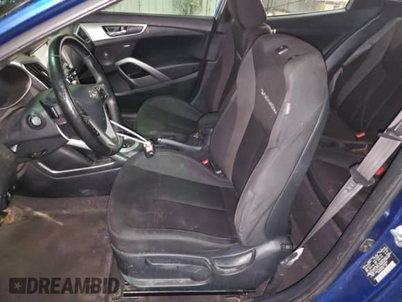 2017 Hyundai Veloster с VIN KMHTC6AD4HU323833, выставлен на аукционе Copart как лот 61636793 с пробегом 86 431 миль миль и . История ставок и продаж доступна на DreamBid. Изображение 7.