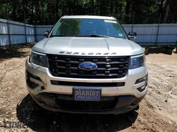 ✅ 2017 Ford Explorer Sport • VIN: 1FM5K8GT6HGD82208 • Lot: 57868365. Wystawiony na Copart z przebiegiem 77 072 mil. Bezpłatny archiwum sprzedaży aukcyjnych z USA i szczegółowy raport historii pojazdu na DreamBid. Zdjęcie 5.