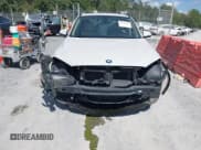 ✅ 2015 BMW X1 sDrive28i • VIN: WBAVM1C54FV316503 • Lot: 43104562. Wystawiony na IAAI z przebiegiem 126 019 mil. Bezpłatny archiwum sprzedaży aukcyjnych z USA i szczegółowy raport historii pojazdu na DreamBid. Zdjęcie 6.