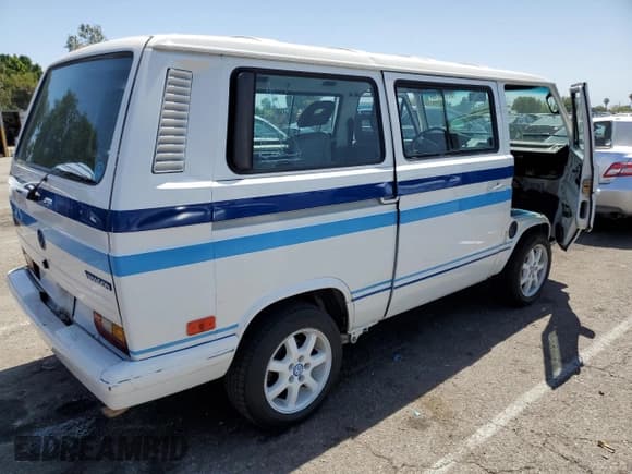 ✅ 1990 Volkswagen Vanagon • VIN: WV2YB025XLG122223 • Лот: 57179115. Опубликован ранее на Copart с пробегом 431 880 миль. Бесплатный доступ к архиву аукционных продаж из США и подробный отчёт об истории автомобиля на DreamBid. Изображение 3.