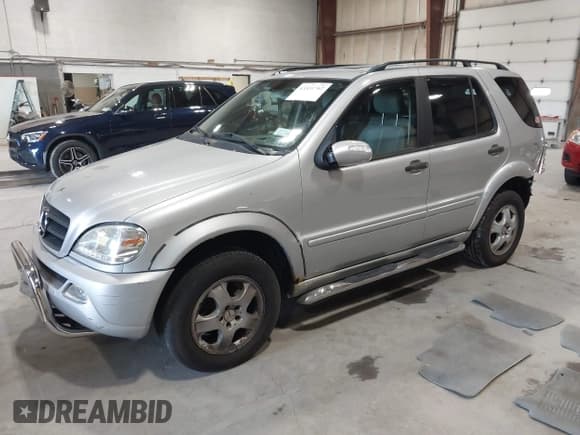 ✅ 2002 Mercedes-Benz M 320/430/500 • VIN: 4JGAB54E52A368930 • Lot: 43331762. Wystawiony na IAAI z przebiegiem 120 732 mil. Bezpłatny archiwum sprzedaży aukcyjnych z USA i szczegółowy raport historii pojazdu na DreamBid. Zdjęcie 17.