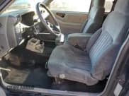 ✅ 1994 Chevrolet S-10 LS • VIN: 1GCCS19Z6R8207201 • Lot: 90338075. Wystawiony na Copart z przebiegiem 201 517 mil. Bezpłatny archiwum sprzedaży aukcyjnych z USA i szczegółowy raport historii pojazdu na DreamBid. Zdjęcie 7.