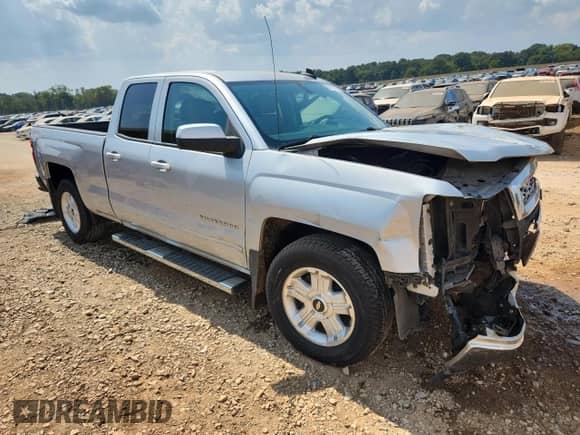 ✅ 2015 Chevrolet Silverado 1500 LT • VIN: 1GCVKREH7FZ214331 • Лот: 81473755. Опубликован ранее на Copart с пробегом 304 224 миль. Бесплатный доступ к архиву аукционных продаж из США и подробный отчёт об истории автомобиля на DreamBid. Изображение 4.