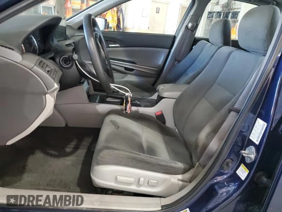 ✅ 2010 Honda Accord EX • VIN: 1HGCP2F75AA001277 • Lot: 84898325. Wystawiony na Copart z przebiegiem 127 167 mil. Bezpłatny archiwum sprzedaży aukcyjnych z USA i szczegółowy raport historii pojazdu na DreamBid. Zdjęcie 7.