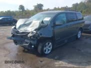 ✅ 2013 Toyota Sienna LE • VIN: 5TDKK3DCXDS305338 • Лот: 43698555. Опубликован ранее на IAAI с пробегом Не указан. Бесплатный доступ к архиву аукционных продаж из США и подробный отчёт об истории автомобиля на DreamBid. Изображение 2.