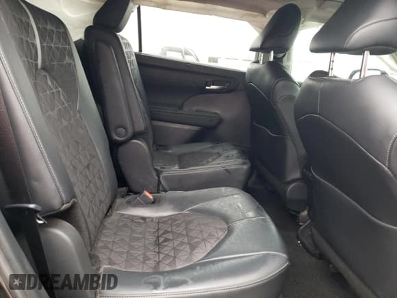 ✅ 2024 Toyota Highlander Hybrid XLE • VIN: 5TDKBRCHXRS144092 • Lot: 86580144. Listed on Copart with 23,798 mi. Free auction sales archive from the USA and detailed vehicle history report at DreamBid. Image 11.