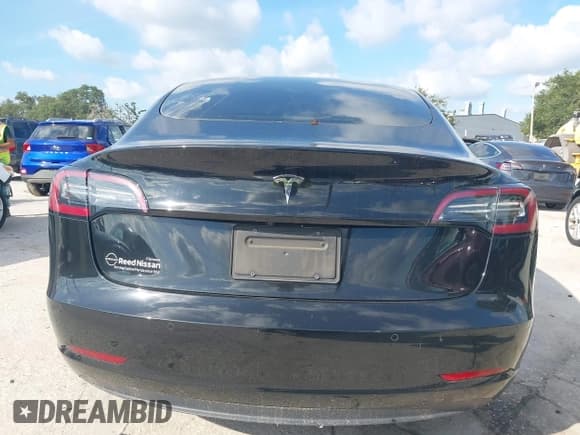 ✅ 2021 Tesla Model 3 Standard Range Plus • VIN: 5YJ3E1EAXMF088276 • Lot: 42932841. Wystawiony na IAAI z przebiegiem Nie podano. Bezpłatny archiwum sprzedaży aukcyjnych z USA i szczegółowy raport historii pojazdu na DreamBid. Zdjęcie 15.