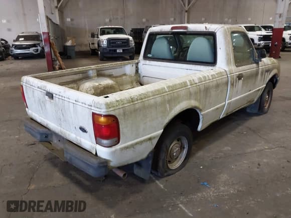 ✅ 1999 Ford Ranger XL • VIN: 1FTYR10C2XPB58611 • Lot: 42475655. Listed on IAAI with 117,372 mi. Free auction sales archive from the USA and detailed vehicle history report at DreamBid. Image 4.