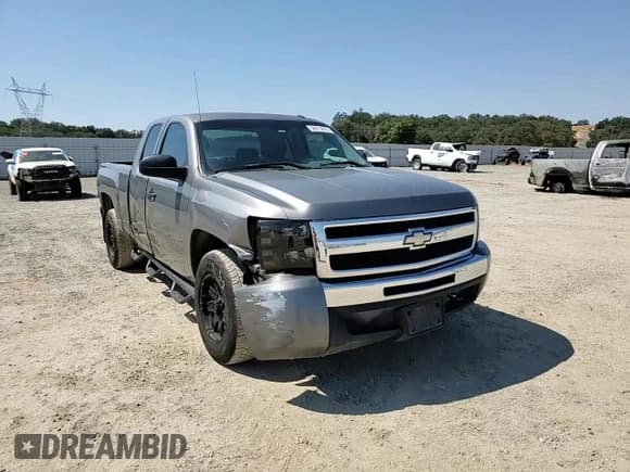 ✅ 2009 Chevrolet Silverado 1500 Work Truck • VIN: 1GCEC19C99Z147166 • Lot: 68673015. Wystawiony na Copart z przebiegiem 257 105 mil. Bezpłatny archiwum sprzedaży aukcyjnych z USA i szczegółowy raport historii pojazdu na DreamBid. Zdjęcie 13.
