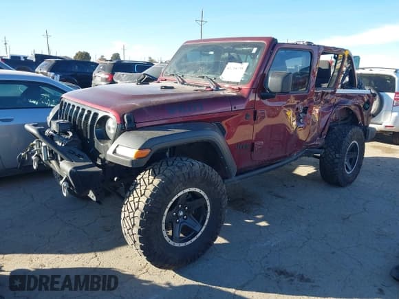 ✅ 2021 Jeep Wrangler Unlimited Willys • VIN: 1C4HJXDM7MW729606 • Lot: 41294338. Wystawiony na IAAI z przebiegiem Nie podano. Bezpłatny archiwum sprzedaży aukcyjnych z USA i szczegółowy raport historii pojazdu na DreamBid. Zdjęcie 2.