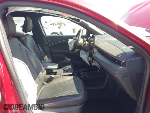 ✅ 2021 Ford Mustang Mach-E Premium • VIN: 3FMTK3SU2MMA07068 • Lot: 42300034. Listed on IAAI with 41,591 mi. Free auction sales archive from the USA and detailed vehicle history report at DreamBid. Image 5.