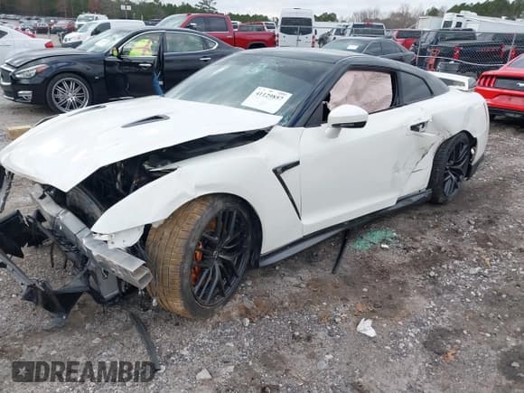 ✅ 2017 Nissan GT-R Premium • VIN: JN1AR5EF9HM820329 • Lot: 41129857. Listed on IAAI with 43,501 mi. Free auction sales archive from the USA and detailed vehicle history report at DreamBid. Image 2.