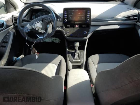 2020 Hyundai Ioniq SE с VIN KMHC75LC9LU187338, выставлен на аукционе Copart как лот 76574624 с пробегом 61 324 миль миль и Списание • Salvage title. История ставок и продаж доступна на DreamBid. Изображение 8.