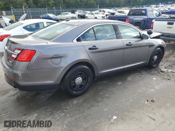 ✅ 2017 Ford Police Interceptor • VIN: 1FAHP2MKXHG103831 • Lot: 70622904. Wystawiony na Copart z przebiegiem 177 197 mil. Bezpłatny archiwum sprzedaży aukcyjnych z USA i szczegółowy raport historii pojazdu na DreamBid. Zdjęcie 3.