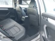 ✅ 2013 Volkswagen Passat SE • VIN: 1VWBP7A33DC130314 • Lot: 43489703. Wystawiony na IAAI z przebiegiem 113 324 mil. Bezpłatny archiwum sprzedaży aukcyjnych z USA i szczegółowy raport historii pojazdu na DreamBid. Zdjęcie 8.