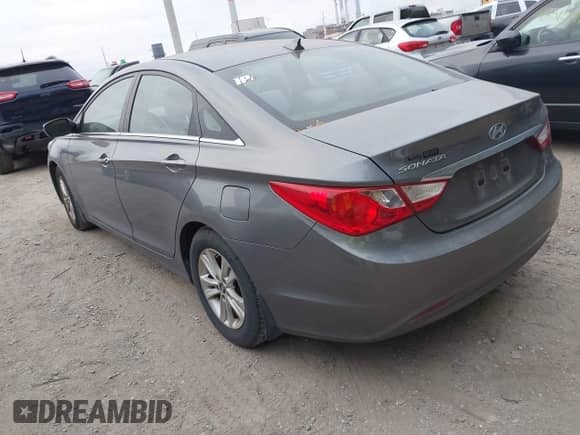 2013 Hyundai Sonata GLS z VIN 5NPEB4AC6DH786430, wystawiony jako IAAI lot #43545489 z przebiegiem 143 059 mil mil oraz . Historia ofert i sprzedaży dostępna na DreamBid. Obrazek 3.