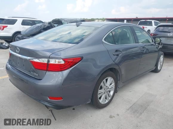 ✅ 2015 Lexus ES 330 • VIN: JTHBK1GG7F2171352 • Lot: 43187569. Listed on IAAI with 187,605 mi. Free auction sales archive from the USA and detailed vehicle history report at DreamBid. Image 4.