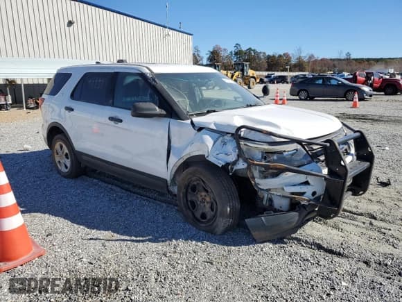 ✅ 2019 Ford Police Interceptor Utility • VIN: 1FM5K8AR8KGA62392 • Lot: 93108745. Listed on Copart with 106,850 mi. Free auction sales archive from the USA and detailed vehicle history report at DreamBid. Image 4.
