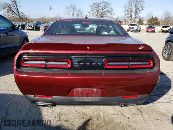 ✅ 2018 Dodge Challenger GT • VIN: 2C3CDZGG8JH205298 • Lot: 82895773. Wystawiony na Copart z przebiegiem 79 438 mil. Bezpłatny archiwum sprzedaży aukcyjnych z USA i szczegółowy raport historii pojazdu na DreamBid. Zdjęcie 6.
