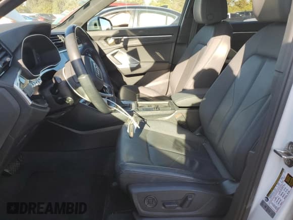 ✅ 2020 Audi Q3 S line Premium • VIN: WA1DECF39L1032332 • Lot: 84995965. Listed on Copart with 21,751 mi. Free auction sales archive from the USA and detailed vehicle history report at DreamBid. Image 7.