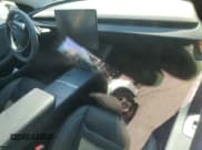 ✅ 2024 Tesla Model 3 Long Range • VIN: 5YJ3E1EB7RF796033 • Lot: 90671645. Wystawiony na Copart z przebiegiem Nie podano. Bezpłatny archiwum sprzedaży aukcyjnych z USA i szczegółowy raport historii pojazdu na DreamBid. Zdjęcie 8.