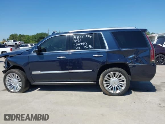 ✅ 2018 Cadillac Escalade Platinum • VIN: 1GYS3DKJ0JR213261 • Lot: 42038169. Listed on IAAI with 70,795 mi. Free auction sales archive from the USA and detailed vehicle history report at DreamBid. Image 14.