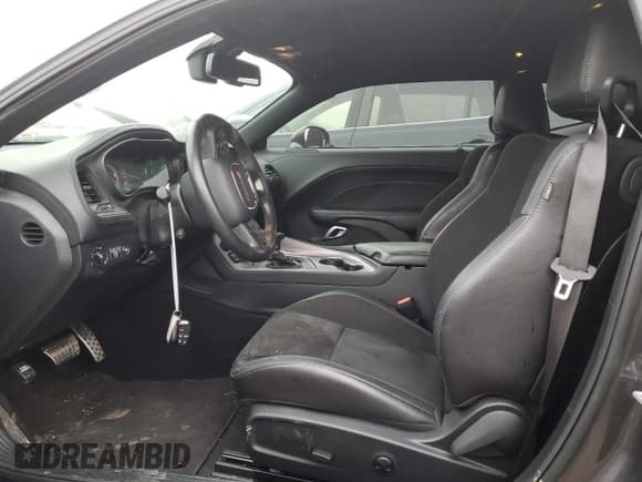 ✅ 2023 Dodge Challenger GT • VIN: 2C3CDZKG2PH512756 • Lot: 43626525. Wystawiony na Copart z przebiegiem 21 533 mil. Bezpłatny archiwum sprzedaży aukcyjnych z USA i szczegółowy raport historii pojazdu na DreamBid. Zdjęcie 7.