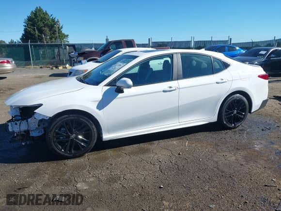 2025 Toyota Camry LE с VIN 4T1DAACKXSU611629, выставлен на аукционе IAAI как лот 43179481 с пробегом Не указан миль и . История ставок и продаж доступна на DreamBid. Изображение 15.