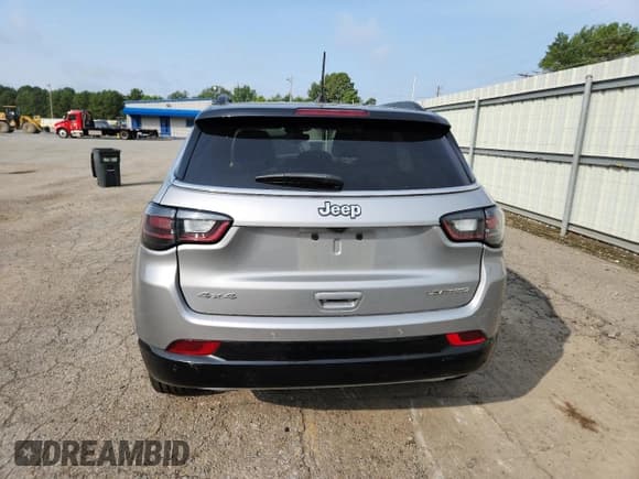 ✅ 2023 Jeep Compass Limited • VIN: 3C4NJDCN2PT509408 • Лот: 70182975. Опубликован ранее на Copart с пробегом 47 519 миль. Бесплатный доступ к архиву аукционных продаж из США и подробный отчёт об истории автомобиля на DreamBid. Изображение 6.