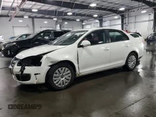 ✅ 2010 Volkswagen Jetta S • VIN: 3VWJZ7AJ2AM003939 • Лот: 64575465. Опубликован ранее на Copart с пробегом 194 688 миль. Бесплатный доступ к архиву аукционных продаж из США и подробный отчёт об истории автомобиля на DreamBid. Изображение 1.