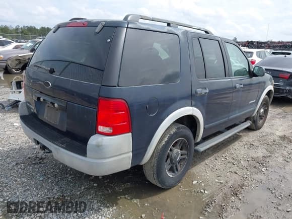 ✅ 2002 Ford Explorer XLS • VIN: 1FMZU62E92UA73124 • Lot: 41914612. Wystawiony na IAAI z przebiegiem 253 431 mil. Bezpłatny archiwum sprzedaży aukcyjnych z USA i szczegółowy raport historii pojazdu na DreamBid. Zdjęcie 4.