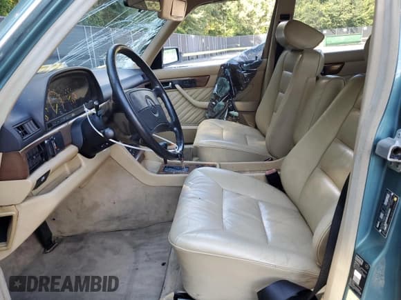 ✅ 1989 Mercedes-Benz 300 SE • VIN: WDBCA24D4KA431052 • Lot: 70130295. Listed on Copart with 168,665 mi. Free auction sales archive from the USA and detailed vehicle history report at DreamBid. Image 7.