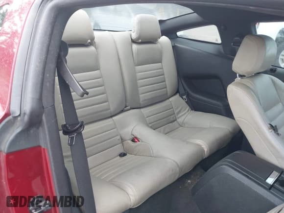 ✅ 2014 Ford Mustang V6 • VIN: 1ZVBP8AM5E5211979 • Лот: 43019247. Опубликован ранее на IAAI с пробегом 239 586 миль. Бесплатный доступ к архиву аукционных продаж из США и подробный отчёт об истории автомобиля на DreamBid. Изображение 8.