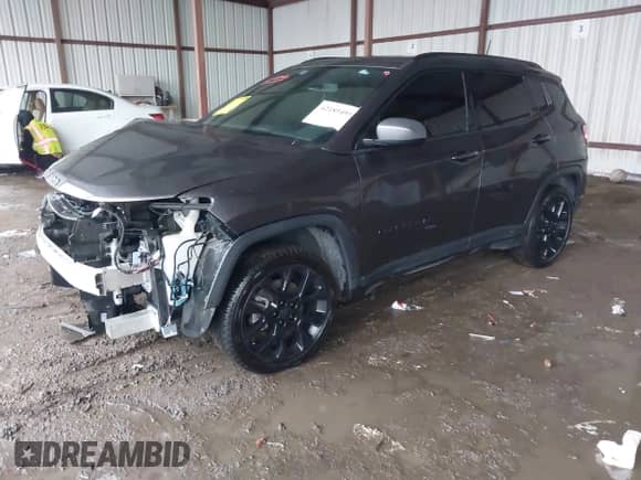 2021 Jeep Compass 80th Anniversary z VIN 3C4NJCEB6MT577171, wystawiony jako IAAI lot #42189493 z przebiegiem 42 531 mil mil oraz . Historia ofert i sprzedaży dostępna na DreamBid. Obrazek 18.