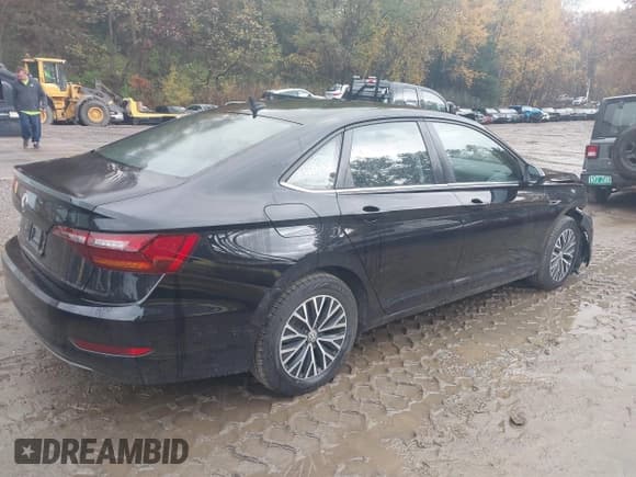 ✅ 2019 Volkswagen Jetta SEL • VIN: 3VWE57BU7KM035518 • Lot: 43507615. Listed on IAAI with 85,777 mi. Free auction sales archive from the USA and detailed vehicle history report at DreamBid. Image 4.