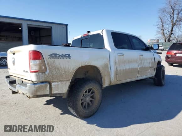2020 Ram 1500 Big Horn с VIN 1C6SRFFT2LN122439, выставлен на аукционе Copart как лот 42600075 с пробегом 68 085 миль миль и Списание • Salvage title. История ставок и продаж доступна на DreamBid. Изображение 3.