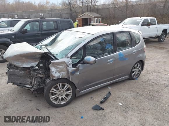 ✅ 2009 Honda Fit Sport • VIN: JHMGE88419S042649 • Lot: 43711916. Wystawiony na IAAI z przebiegiem Nie podano. Bezpłatny archiwum sprzedaży aukcyjnych z USA i szczegółowy raport historii pojazdu na DreamBid. Zdjęcie 2.