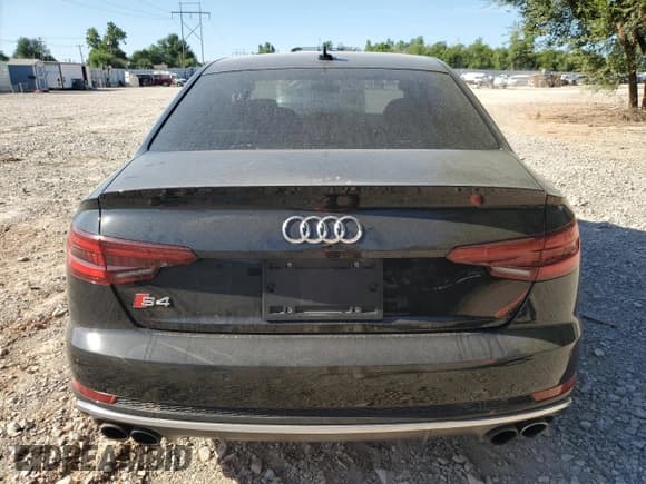 ✅ 2018 Audi S4 Premium Plus • VIN: WAUB4AF48JA026836 • Lot: 62691593. Wystawiony na Copart z przebiegiem Nie podano. Bezpłatny archiwum sprzedaży aukcyjnych z USA i szczegółowy raport historii pojazdu na DreamBid. Zdjęcie 6.